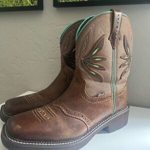Justin Boots Tan and Olive Western Boots